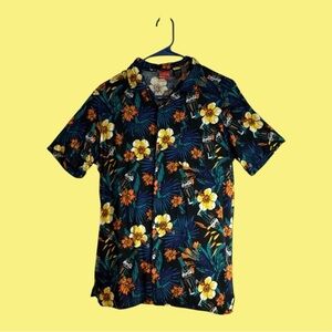Hawaiian Coca Cola Bottles Multi-color Print Short Sleeve Button Down Size S